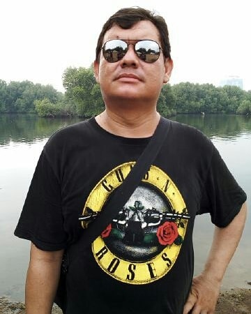 10 Gaya keseharian Alex Jonson, pria langganan jadi dokter di sinetron