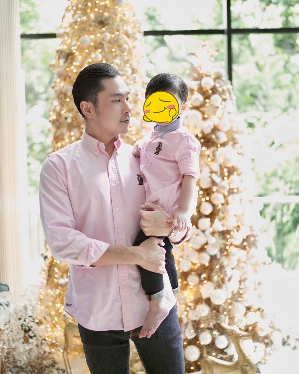 10 Momen perayaan ultah suami Sandra Dewi ke-35, kuenya jadi sorotan