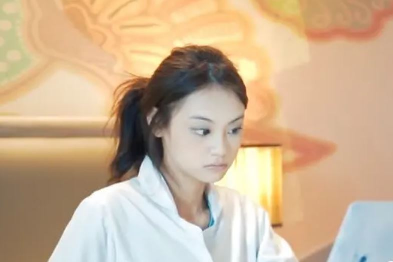 Disebut mirip Jennie Blackpink, ini 8 pesona Gege Elisa tanpa makeup