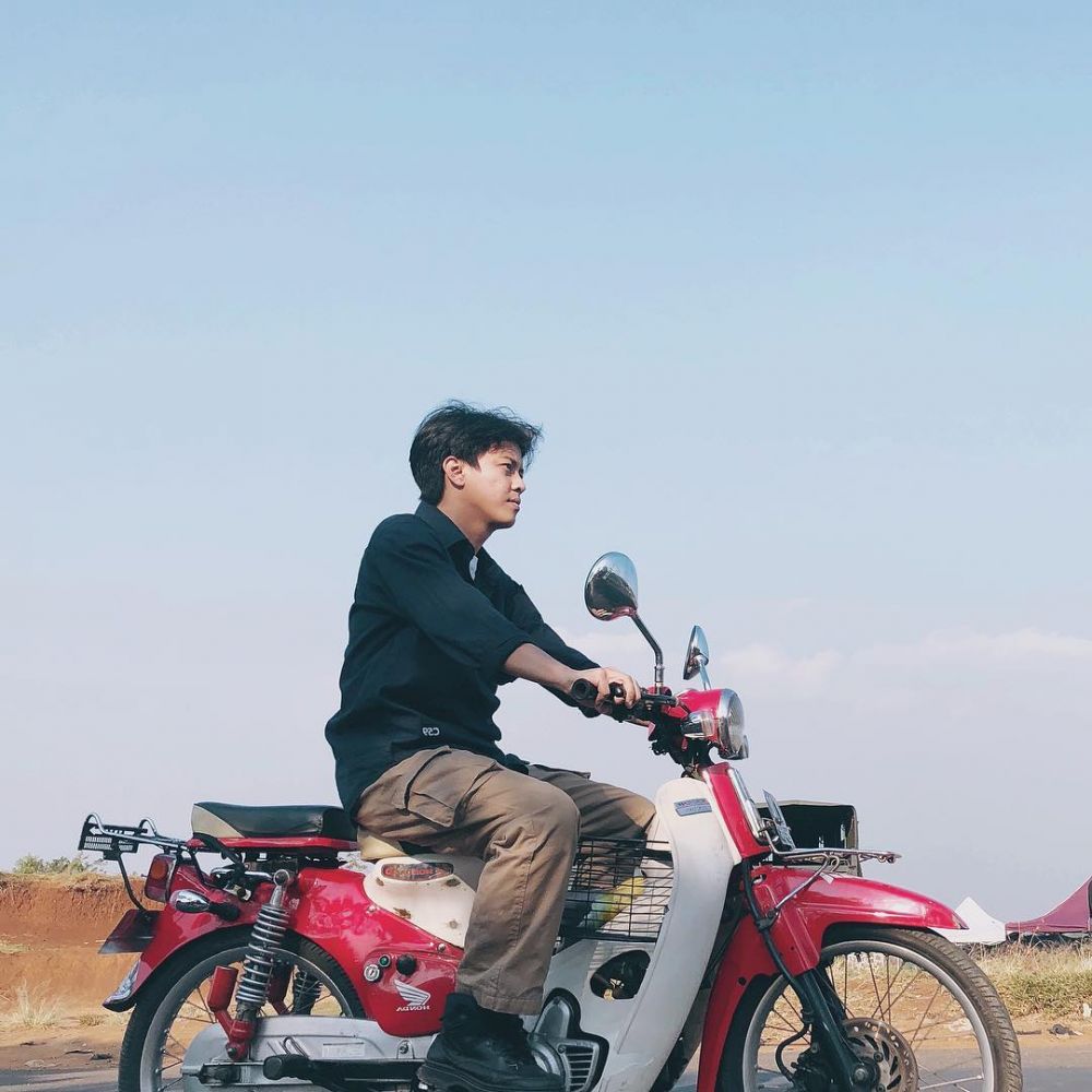 Mantap bersolo karier, ini 9 cerita perjalanan karier Bisma Karisma