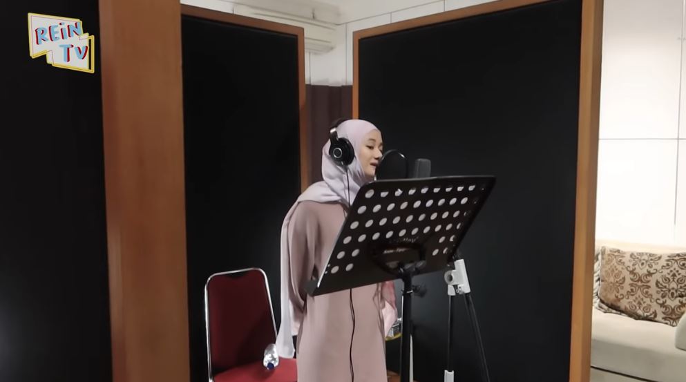 10 Momen Dinda Hauw & Rey Mbayang rekaman, pertama kali nyanyi bareng