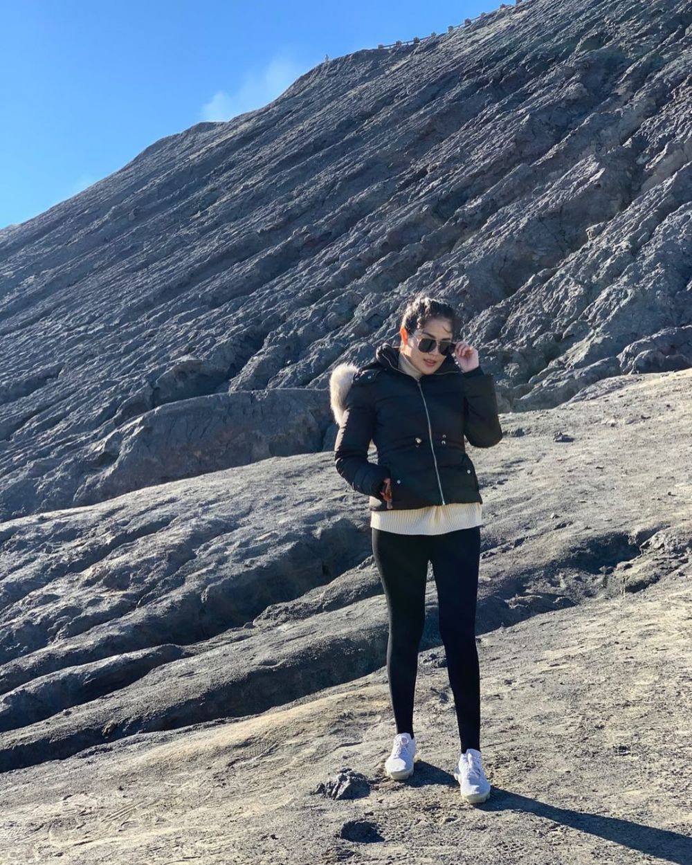 Gaya 5 seleb liburan di Bromo saat pandemi, Syahrini mewah