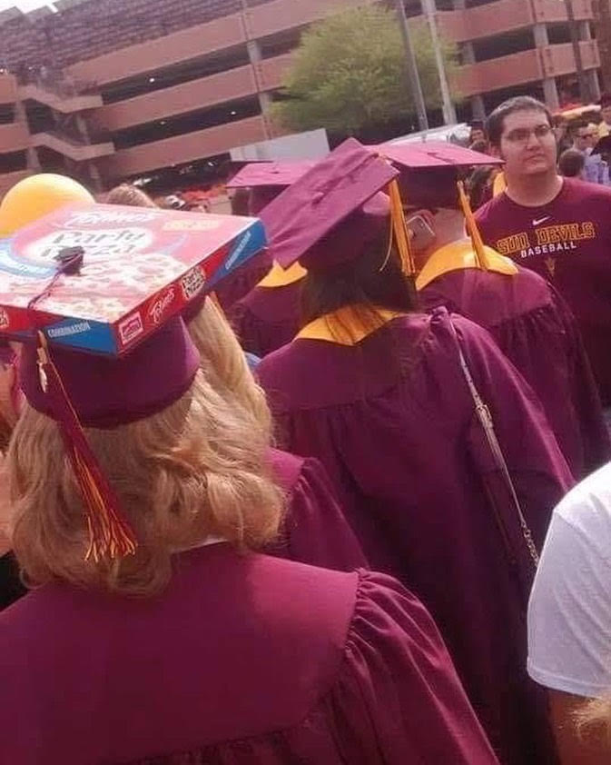 17 Potret lucu 'beda sendiri' ini bikin nyengir