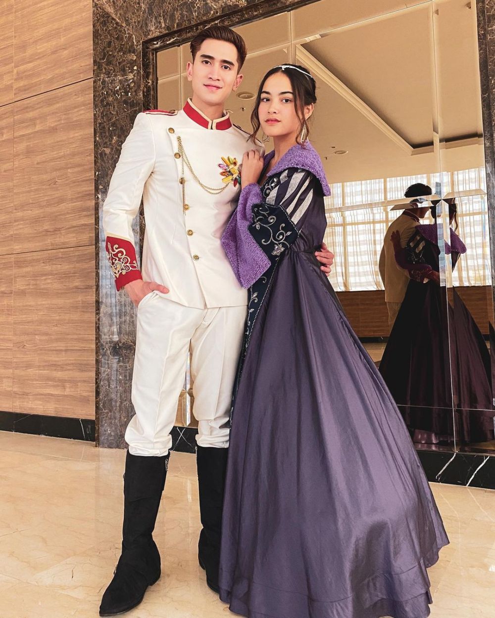 10 Potret Verrel Bramasta dalam berbagai kostum, satpam hingga ojol