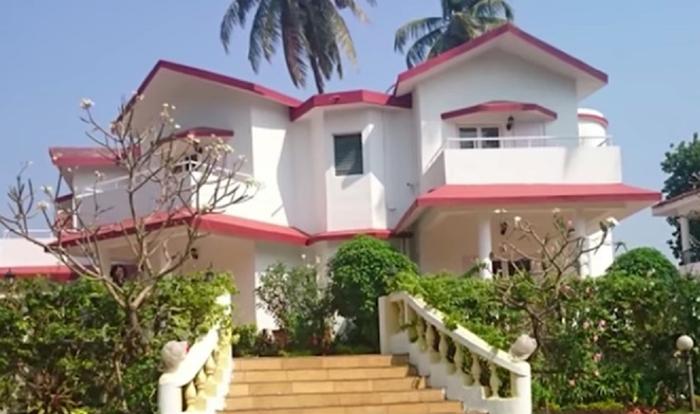 Potret rumah peristirahatan 8 seleb Bollywood, mewah dan luas