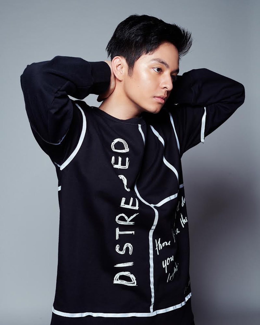 10 Pemotretan Angga Yunanda dalam berbagai tema, bikin terpana