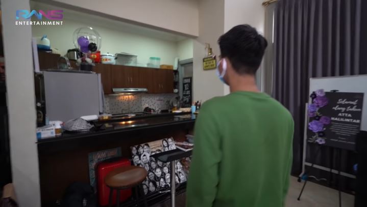 10 Potret rumah baru Atta Halilintar, koleksi sepatunya bikin melongo