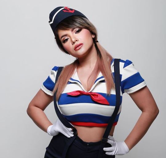 8 Gaya unik Dinar Candy cosplay ini pesonanya bikin hati berdebar