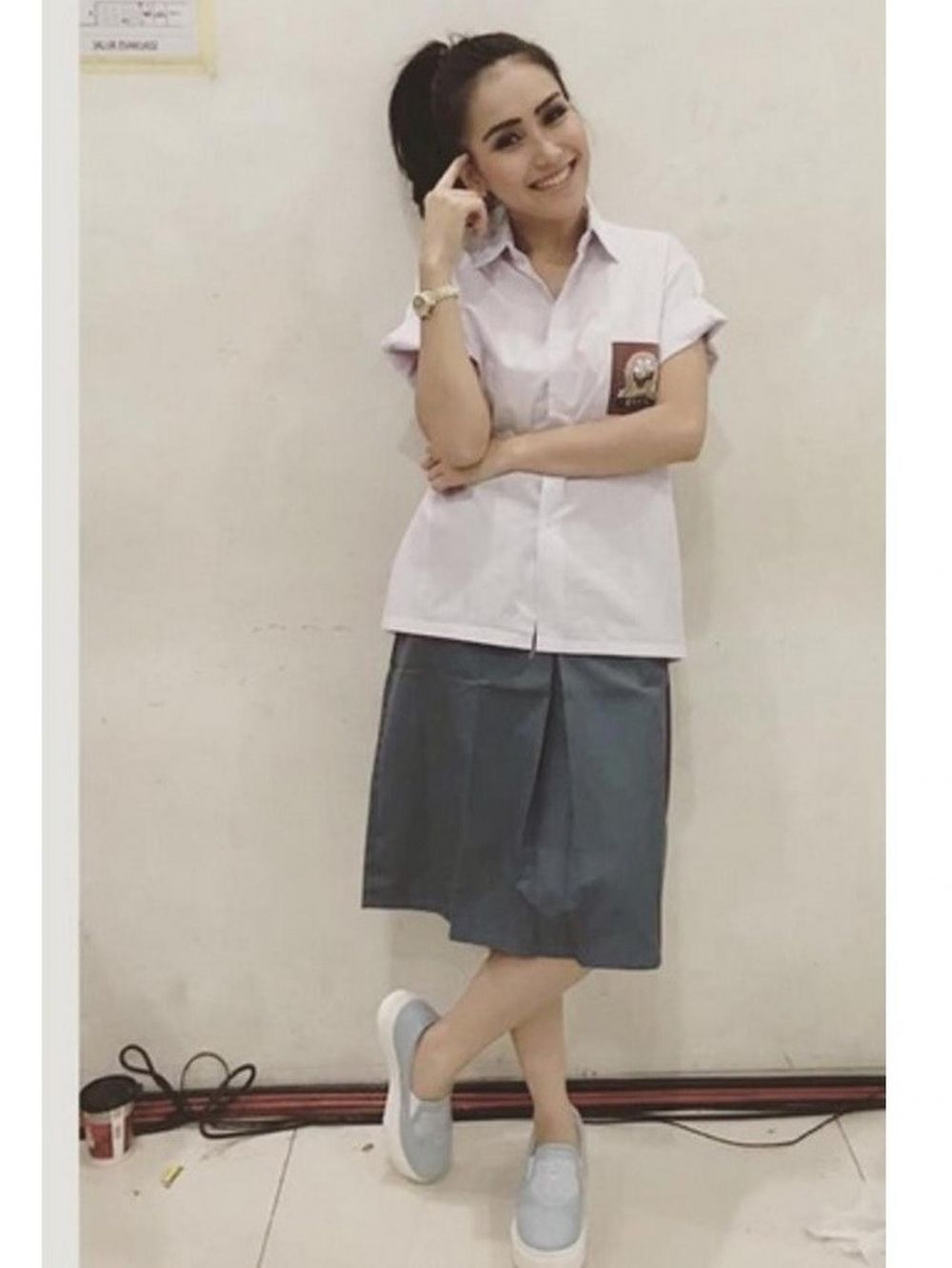 Pesona 10 seleb pakai seragam SMA, Nindy Ayunda curi perhatian