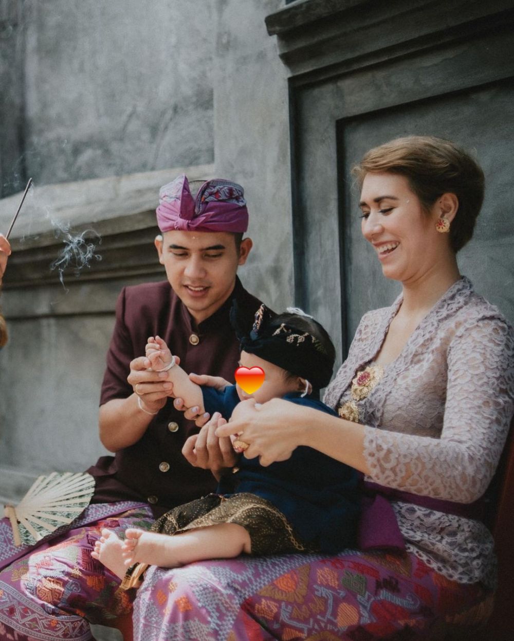 10 Momen tradisi Bali otonan anak Westny DJ, penuh kehangatan