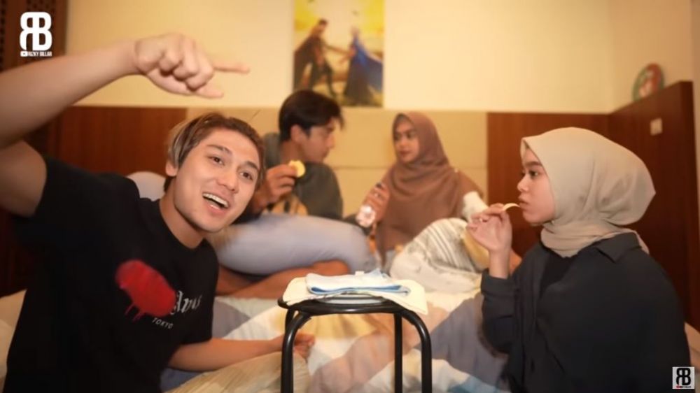 10 Momen seru Rizky Billar dan Lesty Kejora adu coret wajah