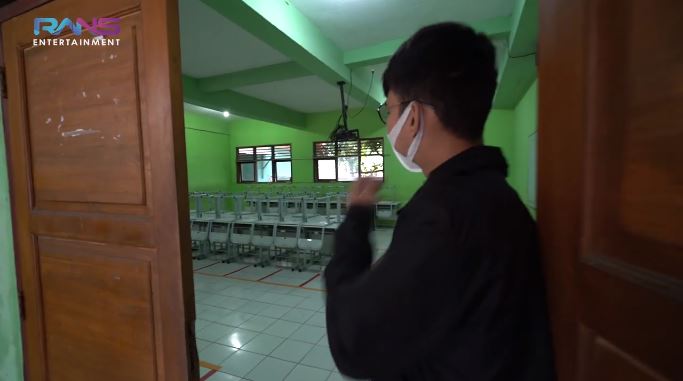 10 Momen Dimas Ahmad kunjungi sekolahnya, bayar sisa tunggakan biaya