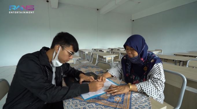 10 Momen Dimas Ahmad kunjungi sekolahnya, bayar sisa tunggakan biaya