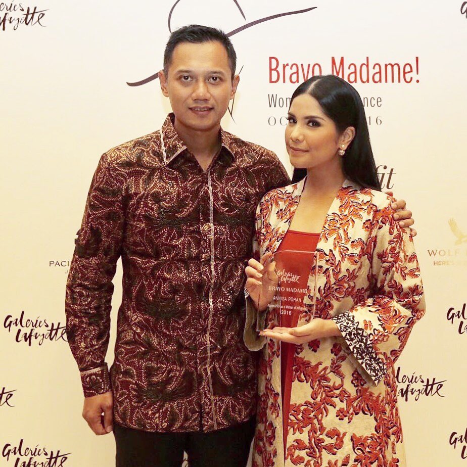 10 Seleb sukses taklukkan hati anak pejabat, ini momen romantisnya