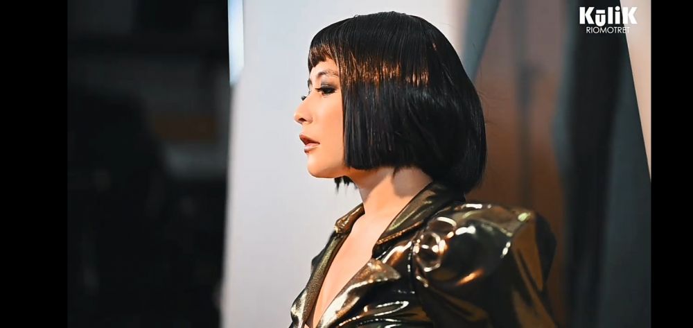 8 Momen Prilly Latuconsina pemotretan untuk lagu barunya