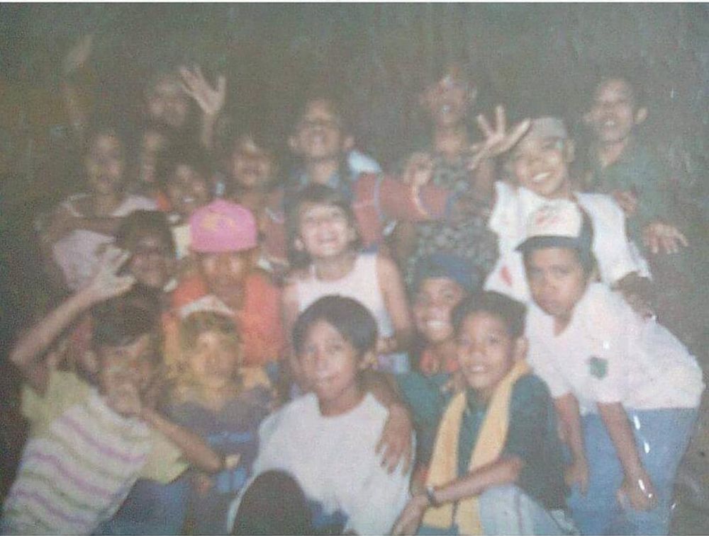 8 Potret lawas Luna Maya zaman sekolah, bukti parasnya tak berubah