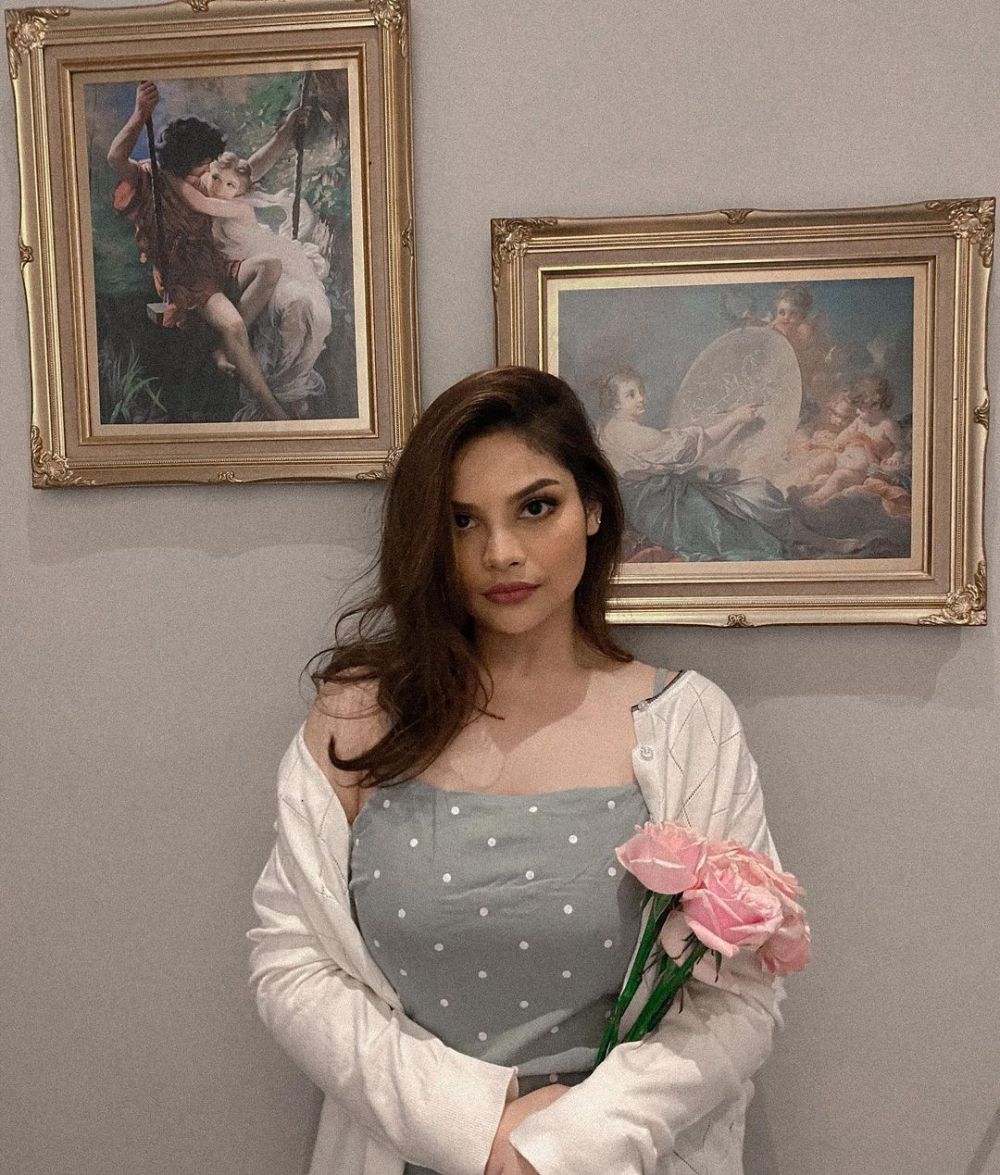 Cerita 10 seleb cantik rehat dari media sosial, jaga kesehatan mental