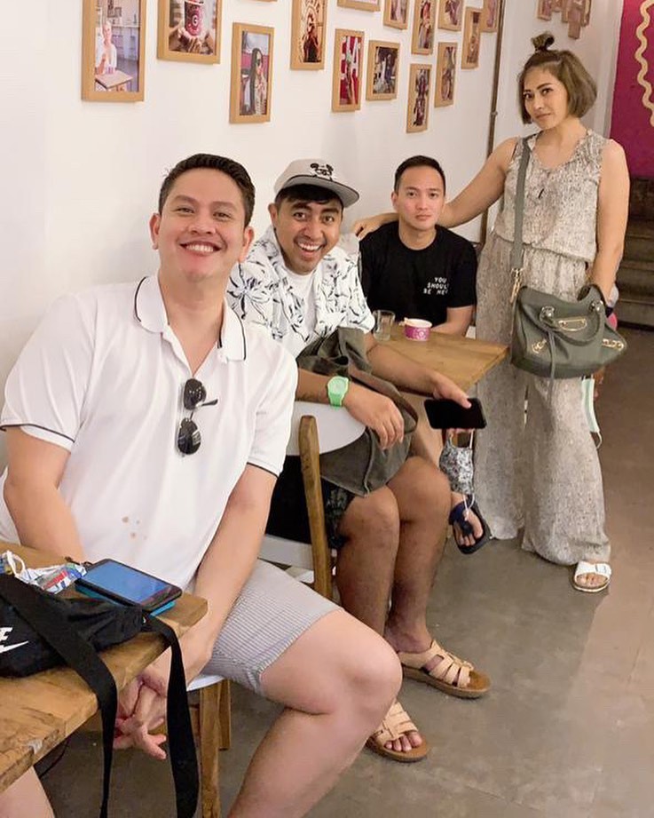 10 Potret Kia Suban pulang ke Indonesia, reuni bareng alumni AFI 1