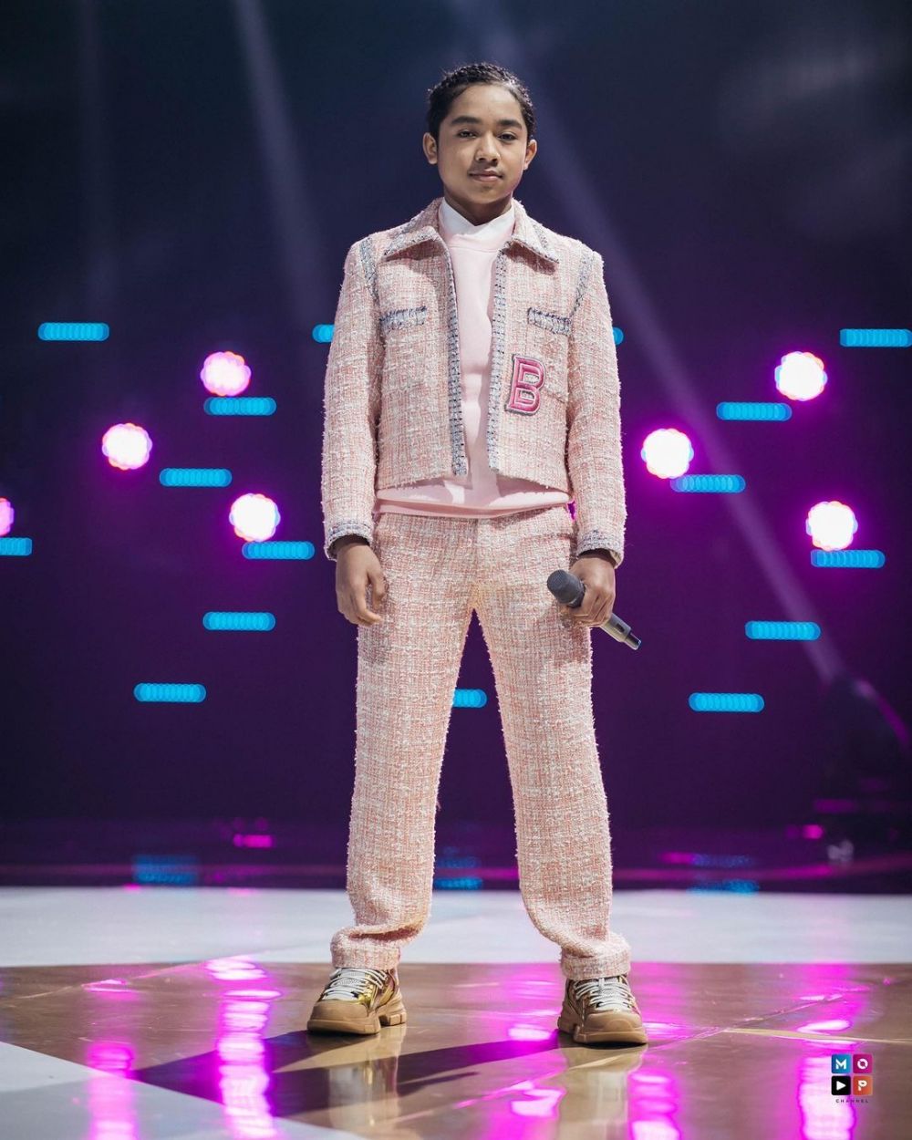 10 Potret Betrand Peto dengan gaya rambut cornrow, jadi sorotan