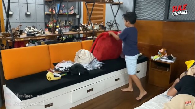 Kian dekat, ini 10 momen Rizwan & Ferdy manja dengan Nathalie Holscher