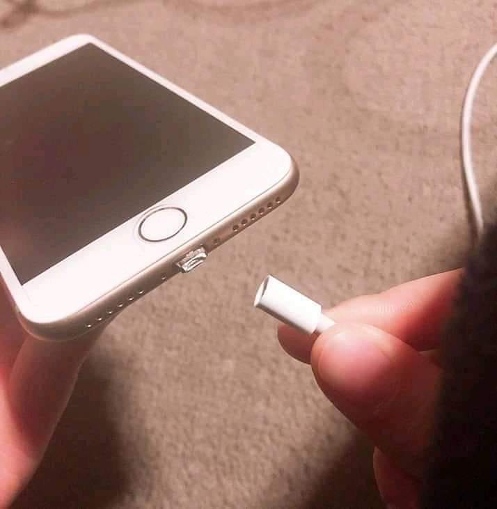 20 Momen sial barang patah ini bikin nyesek abis