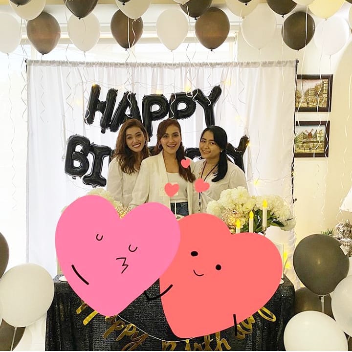 8 Momen kedekatan Ayu Ting Ting & keluarga Adit Jayusman, kompak abis