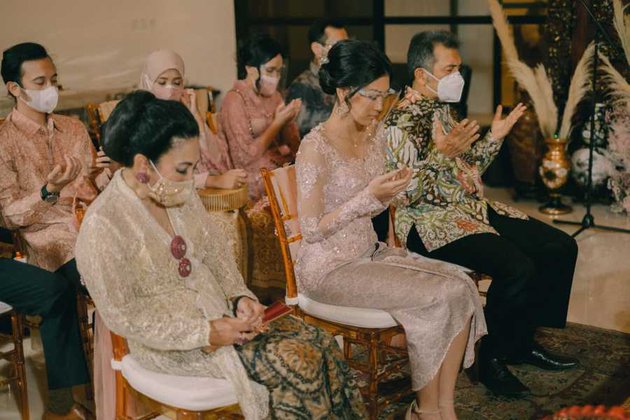 10 Momen lamaran Adipati Dolken dan Canti Tachril, penuh kebahagiaan