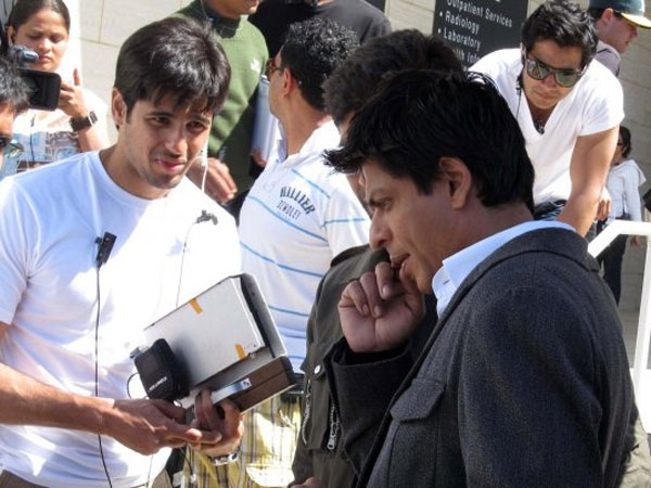 Tak banyak yang tahu, 6 seleb top Bollywood ini dulunya kru film