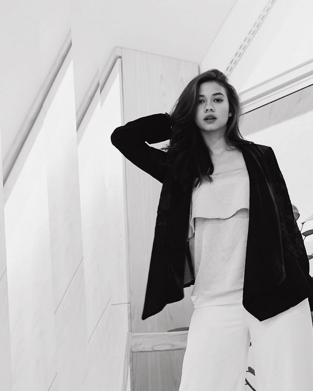 10 Gaya pemotretan Yuki Kato dengan berbagai tema, memesona abis