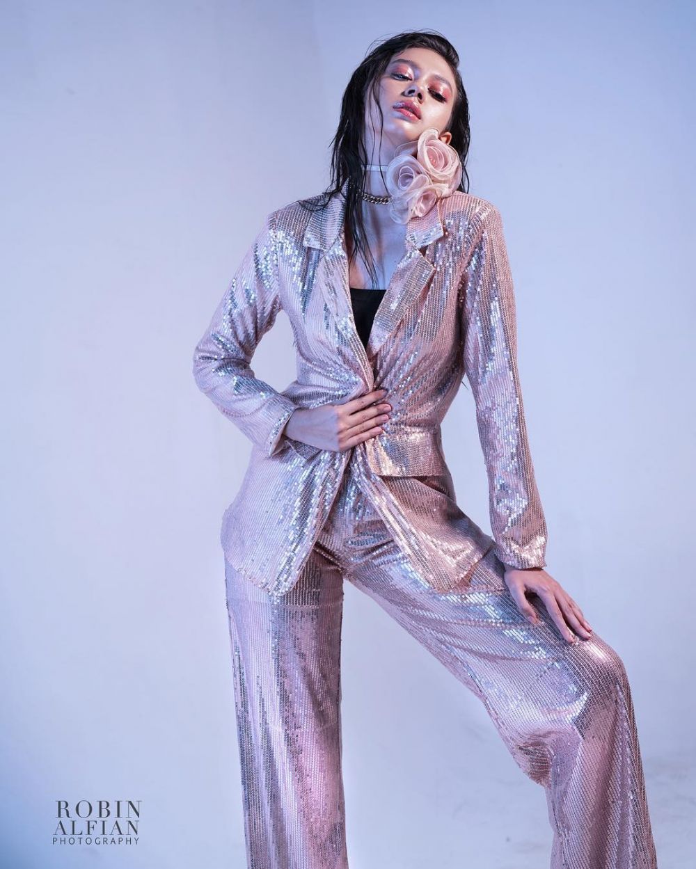 10 Gaya pemotretan Yuki Kato dengan berbagai tema, memesona abis