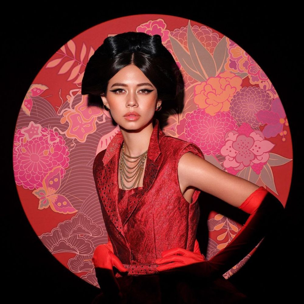 10 Gaya pemotretan Yuki Kato dengan berbagai tema, memesona abis