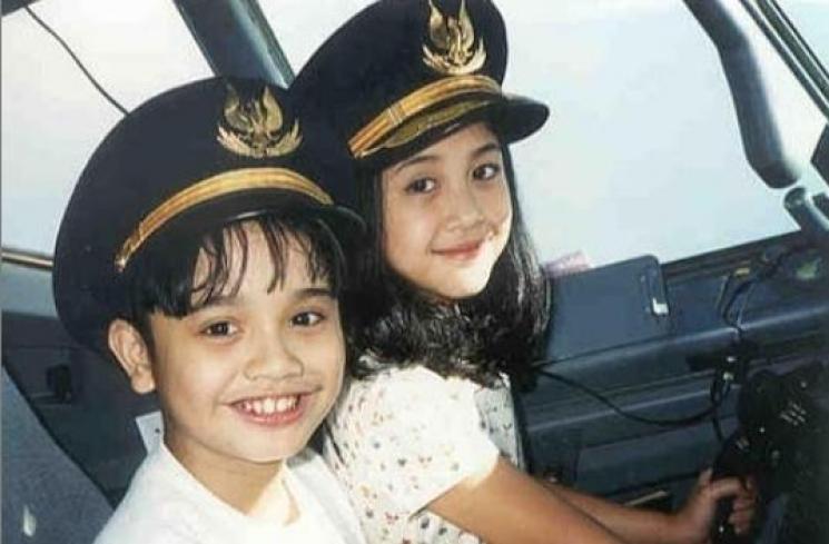 Potret jadul 13 seleb saat masih SD, ekspresinya gemesin abis