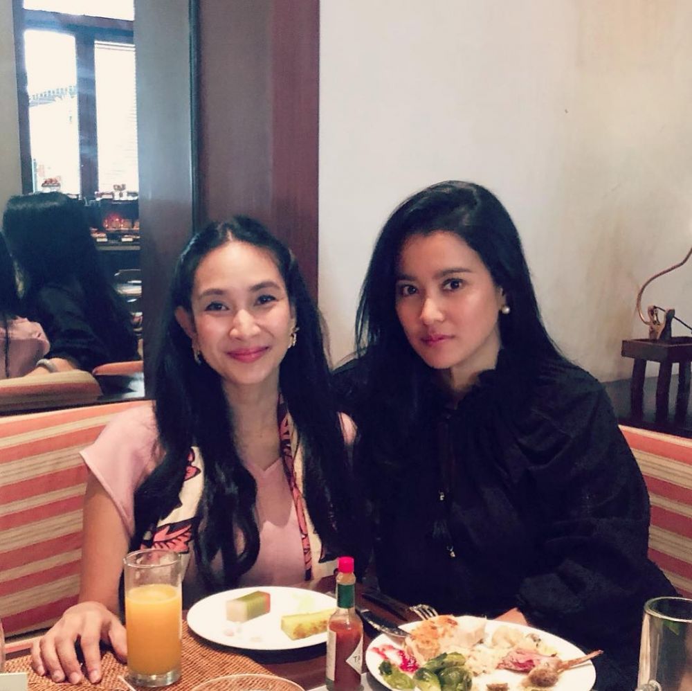 10 Potret persahabatan Marcella Zalianty & Happy Salma, bak saudara