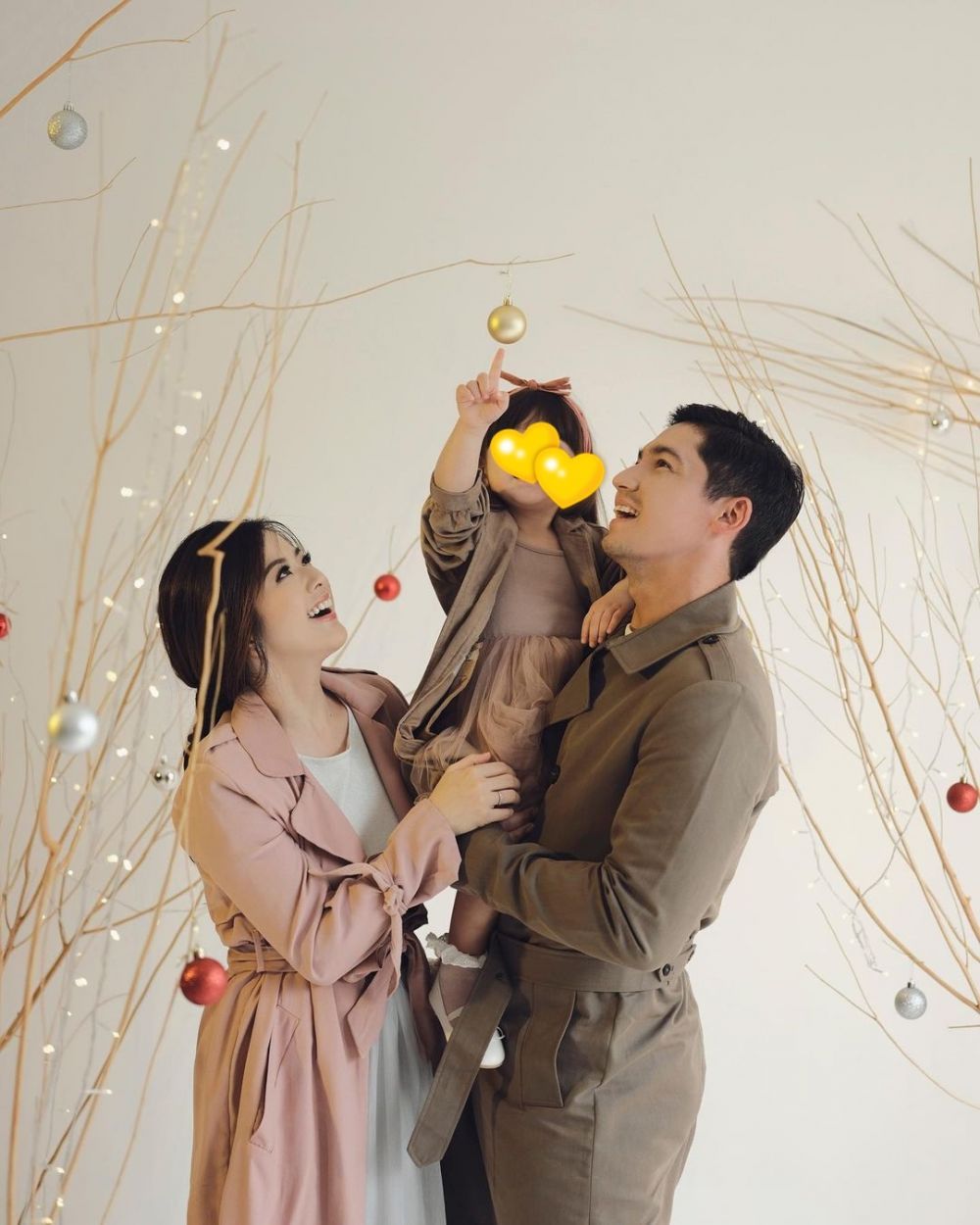 10 Pemotretan keluarga Samuel Zylgwyn bertema Natal