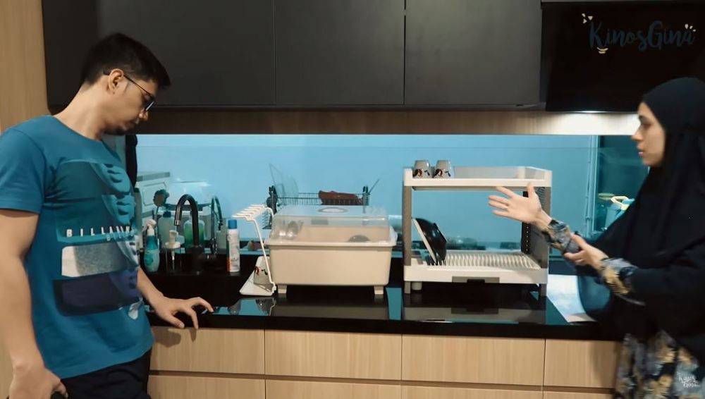 Potret dapur 10 presenter cantik, mewah hingga gaya industrial