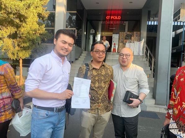 Potret lawas 6 seleb yang kini jadi pengacara, pesonanya tak luntur