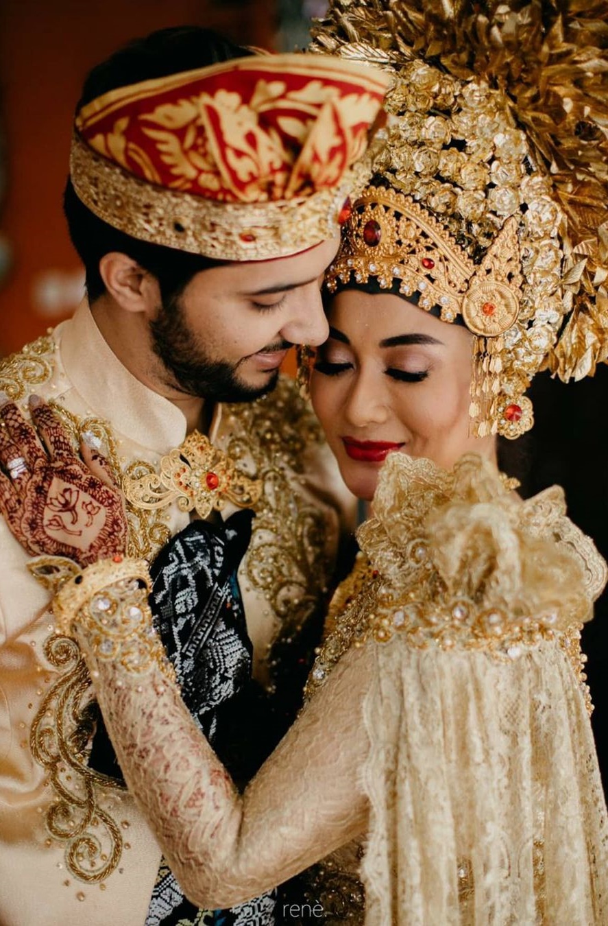 7 Potret pernikahan Gautam 'Chandra Nandini' & Soffie pakai adat Bali