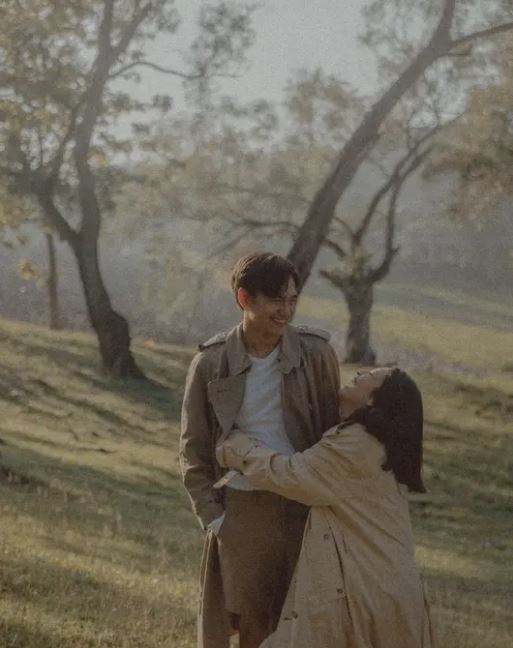 Jelang menikah, ini 8 potret mesra prewedding Adipati & Canti Tachril