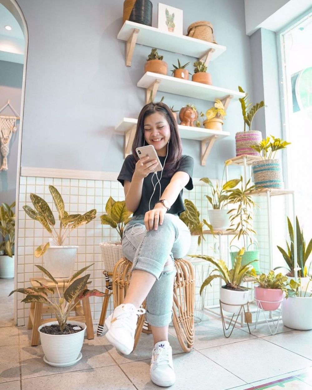 8 Gaya pemotretan Meli LIDA dengan berbagai tema, glamour abis