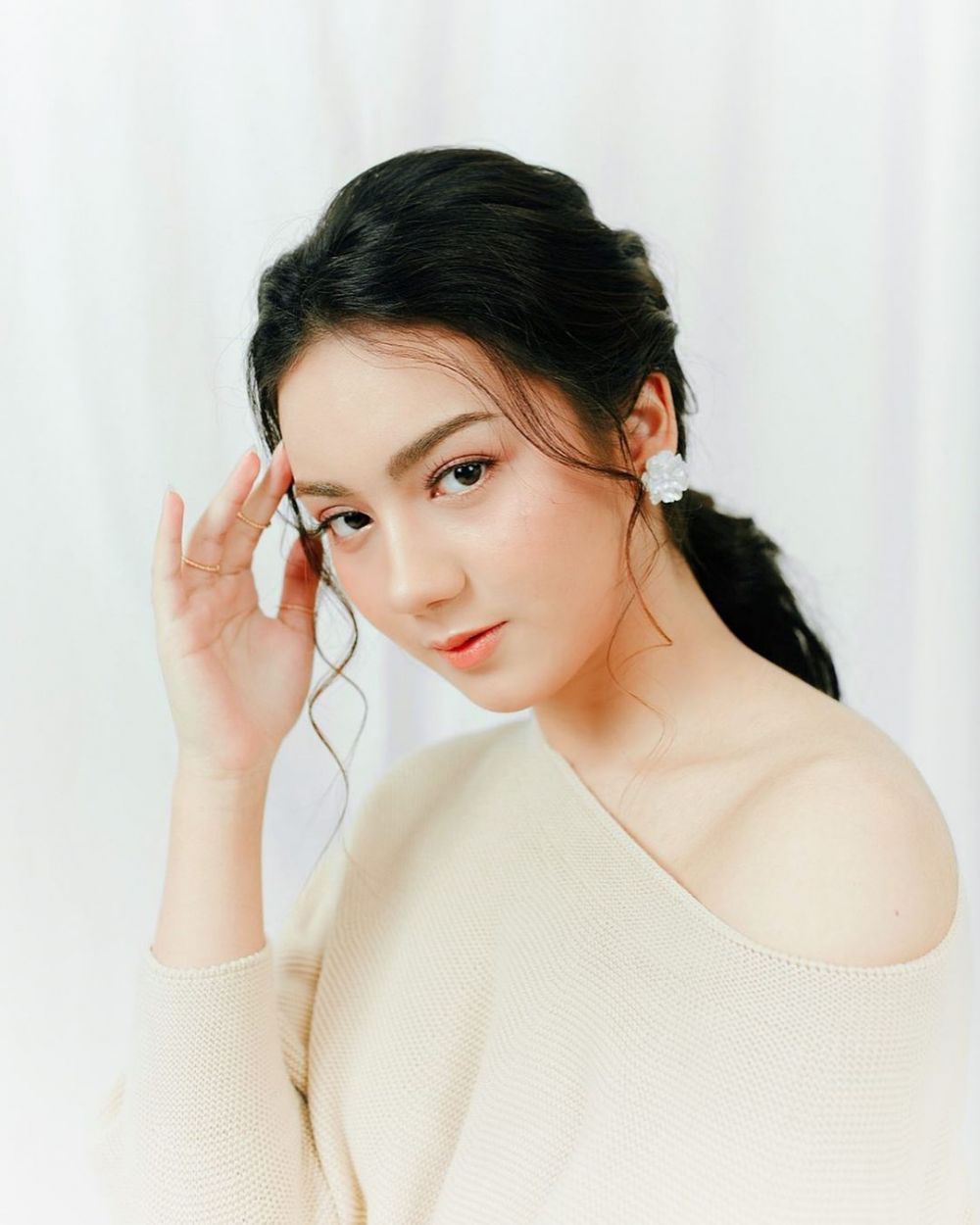 10 Potret transformasi Ersya Aurelia, pipinya yang chubby bikin gemas