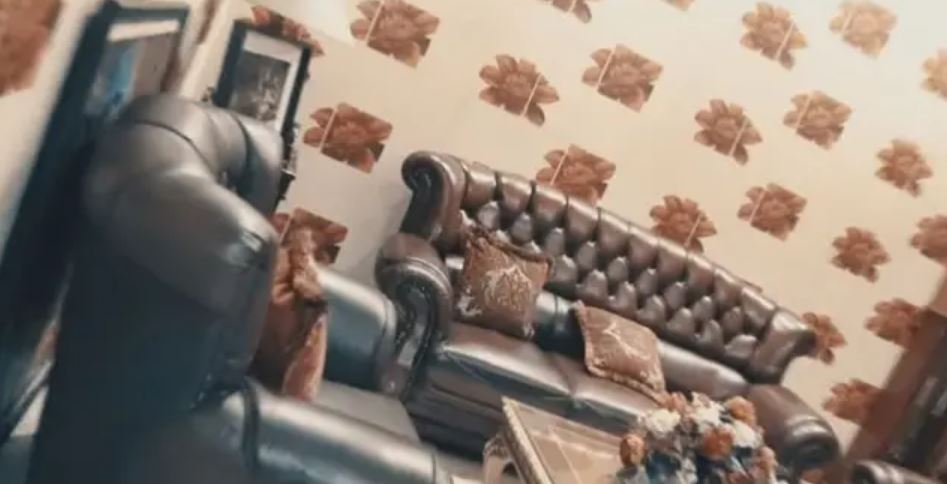 Penampakan ruang tamu 10 seleb ganteng, punya Afgan cozy abis