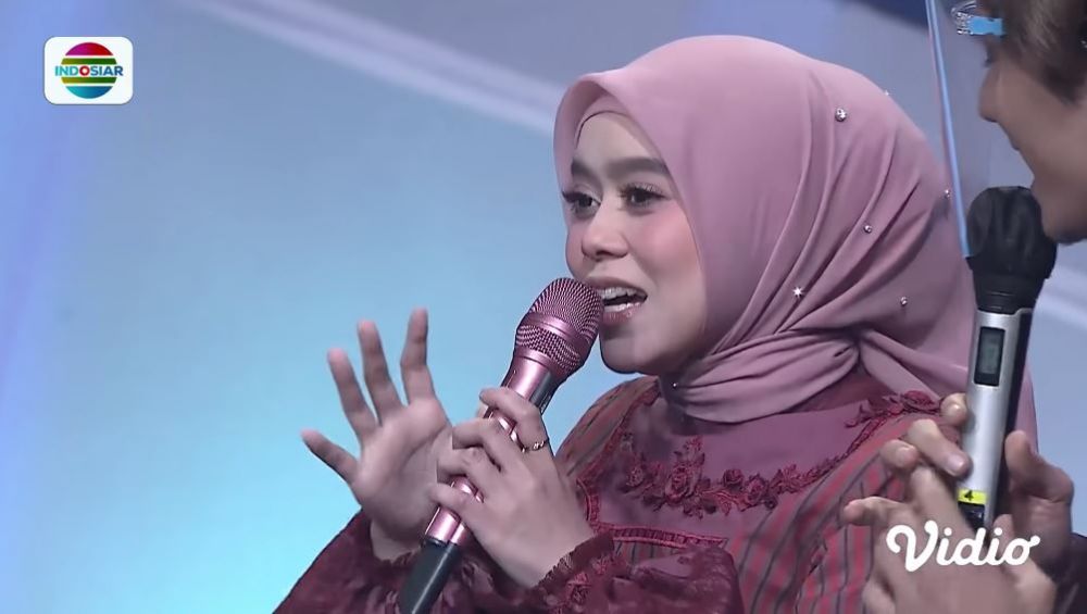 Lesty Kejora pakai behel hilangkan gingsul, ini 6 potret terbarunya