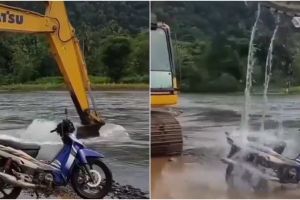 Cuci motor dengan alat berat, endingnya malah ngenes