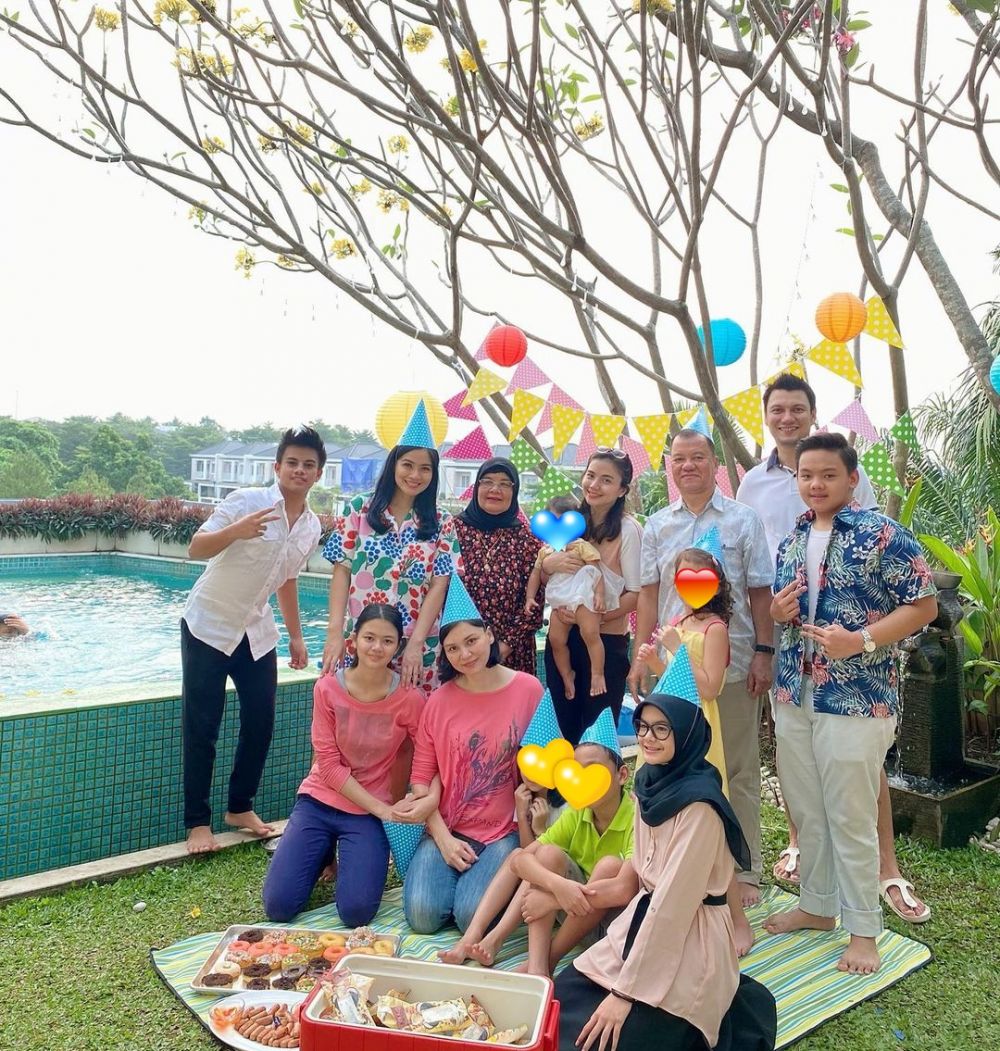 Momen seru 10 seleb piknik di rumah, ada yang dirikan tenda di halaman