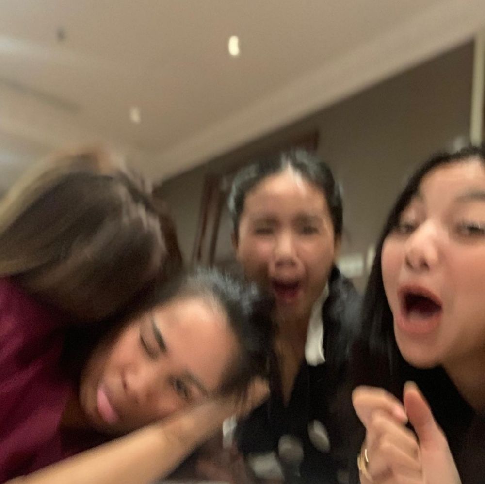 Berseteru di sinetron, ini 10 momen kompak aktris Ikatan Cinta