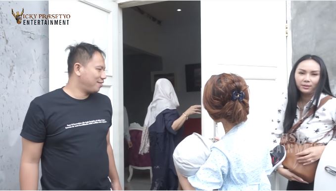 7 Penampakan rumah masa kecil Vicky Prasetyo, sederhana