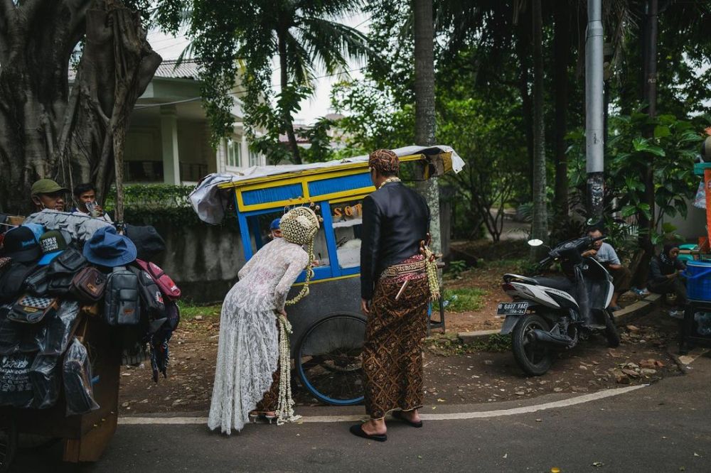 8 Potret pernikahan Dimas Djayadiningrat-Faradina Mufti, gayanya kocak