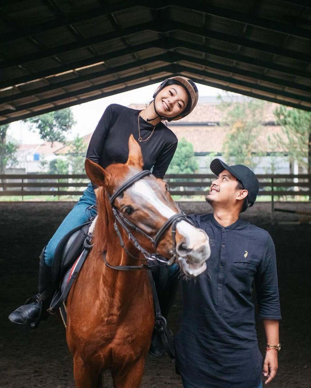 8 Momen Glenca Chysara saat olahraga berkuda, curi perhatian