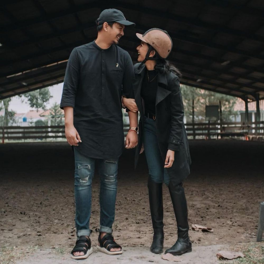 Dua tahun pacaran, ini 11 potret mesra Glenca Chysara dan Adhi Sastro