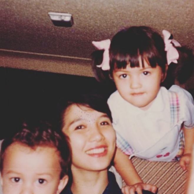 Potret lawas 10 ibu seleb saat muda, Amy Qanita bikin pangling